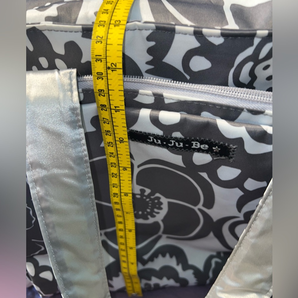 Juju be Be Prepared Frosted Blossoms Diaper Bag. Gorgeous, Excellent Preowned!🚼 - Picture 11 of 12